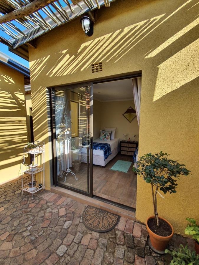 Hostel Lebo'S Soweto Backpackers Exteriér fotografie