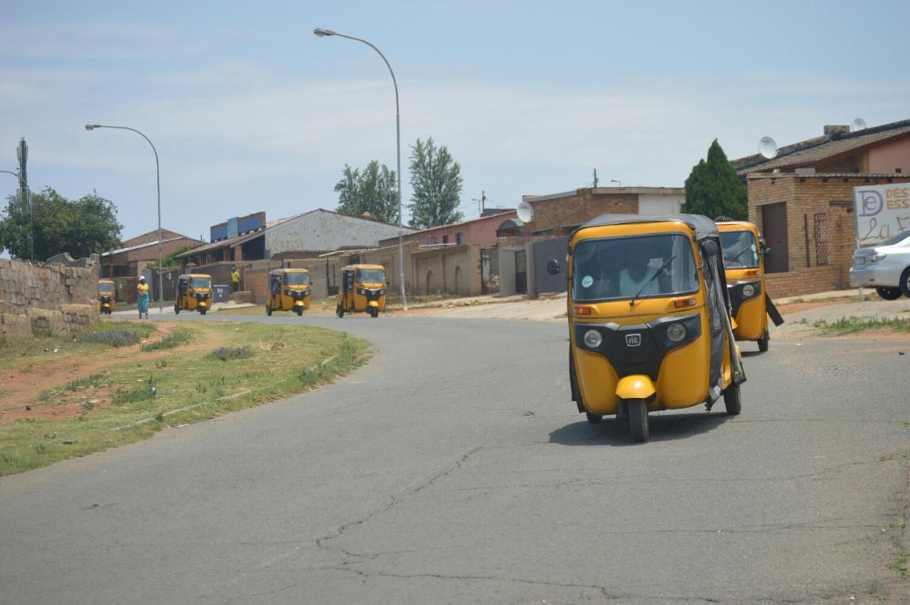 Hostel Lebo'S Soweto Backpackers Exteriér fotografie