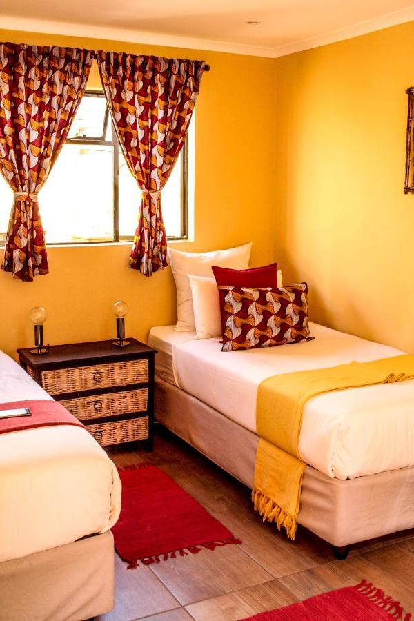 Hostel Lebo'S Soweto Backpackers Exteriér fotografie